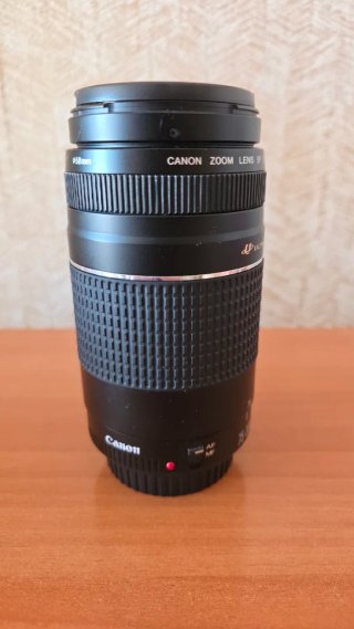 Objetivo Canon EF 75-300mm f/4-5.6 USM III