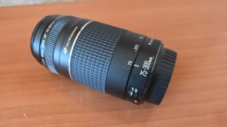 Objetivo Canon EF 75-300mm f/4-5.6 USM III