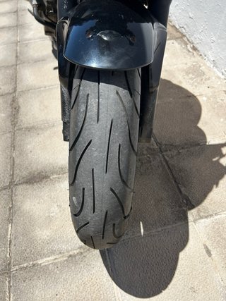 Suzuki Gladius 650 A2 Negra
