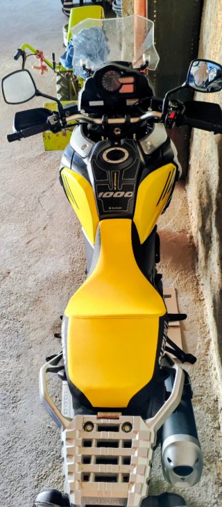 Suzuki V-Strom 1000 XT averiada (caja de cambios)