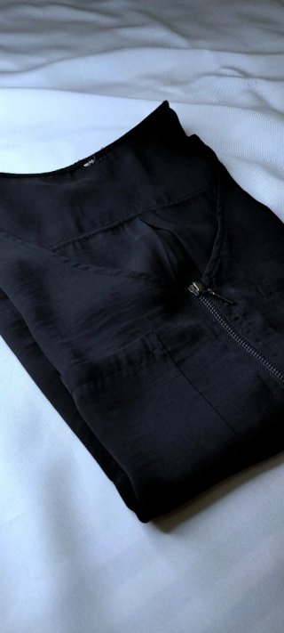 Blusa negra ligera M con cremallera