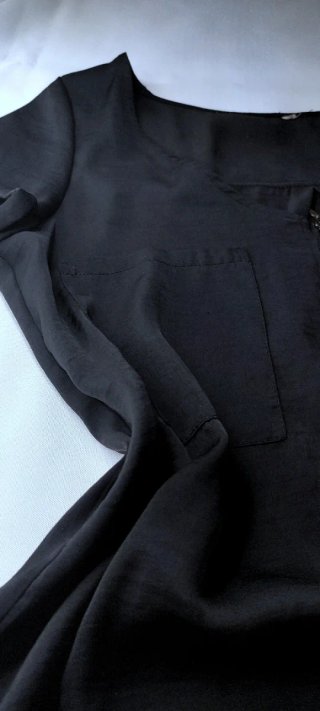 Blusa negra ligera M con cremallera