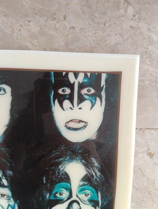 Placa Cerámica Decorativa KISS
