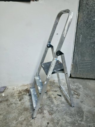 Escalera aluminio 3 peldaños