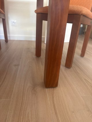Conjunto comedor madera maciza, mesa extensible.
