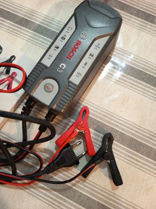 Cargador Batería Bosch C3 6-12V 3.8A