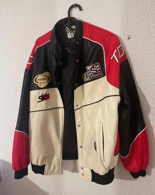 Chaqueta de cuero con parches