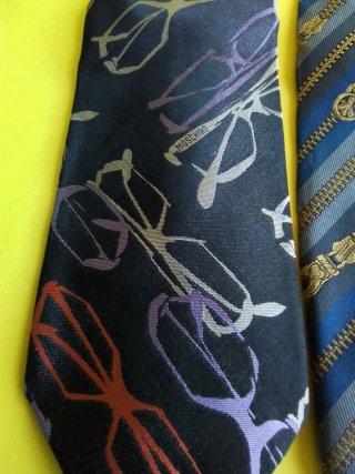 Corbatas Moschino Seda Italiana
