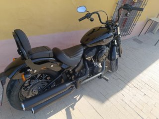 Harley Davidson Street Bob 1925cc Negra