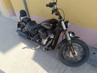 Harley Davidson Street Bob 1925cc Negra
