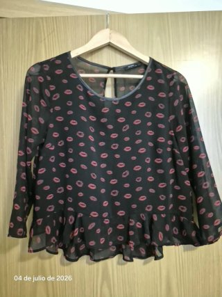 Camiseta Bershka Estampado Labios Talla L