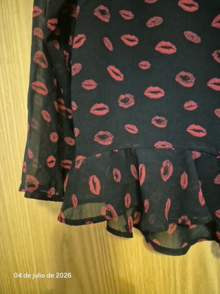 Camiseta Bershka Estampado Labios Talla L