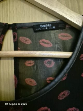 Camiseta Bershka Estampado Labios Talla L