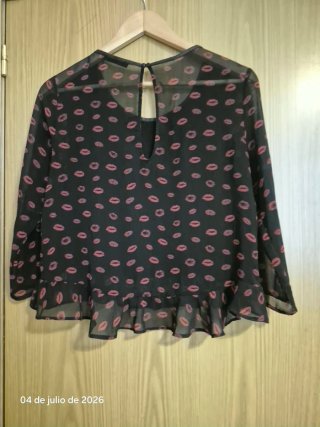 Camiseta Bershka Estampado Labios Talla L