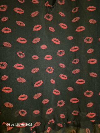 Camiseta Bershka Estampado Labios Talla L