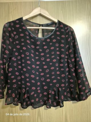 Camiseta Bershka Estampado Labios Talla L