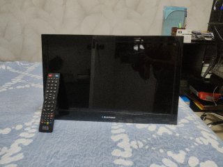 TV Blaupunkt 21.5 con brazo