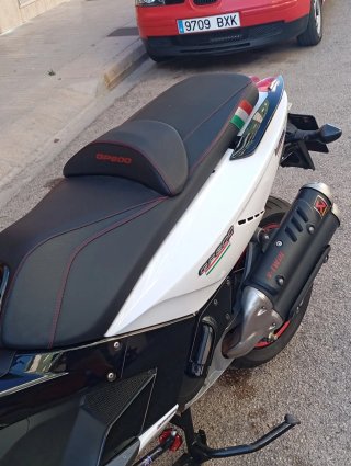 Aprilia GP800 Maxi Scooter