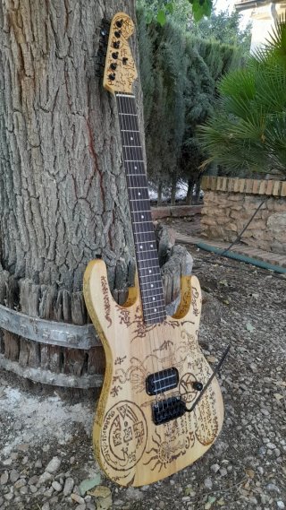 Guitarra SuperStrat Custom Nekro
