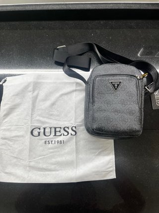 Bandolera Guess Negra