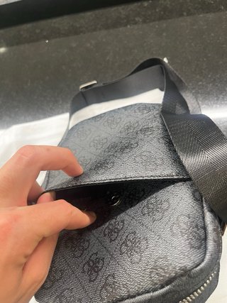 Bandolera Guess Negra
