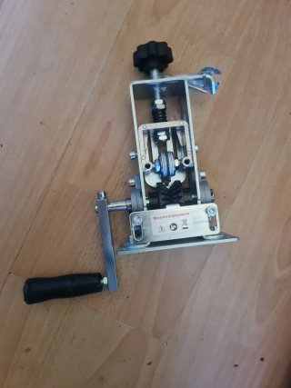 Peladora de cable manual