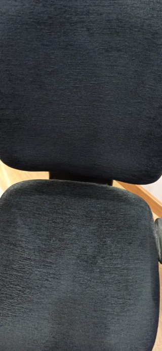Silla de oficina negra