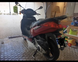 Piaggio X7 Evo 300 Maxi Scooter