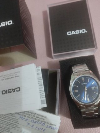 Reloj Casio Azul y Plateado Nuevo
