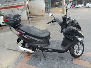 SYM Joyride 125 Maxi Scooter