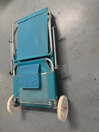 Silla de playa con ruedas azul