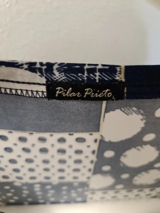 Blusa Pilar Prieto azul y blanco