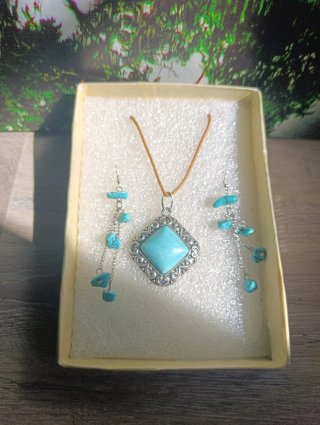 Conjunto Collar y Pendientes Turquesa