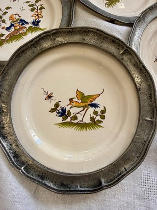 4 Platos Saint-Amand con soporte en estaño