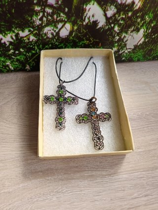 Collares con Cruces Decoradas
