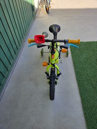 Bicicleta infantil  con ruedines