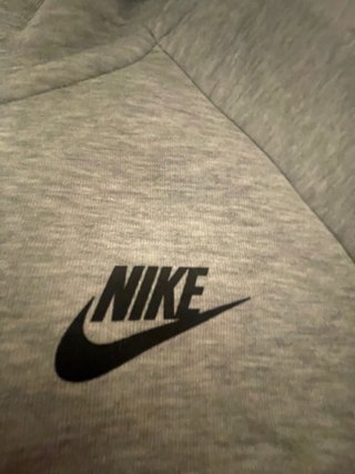 Chaqueta Nike Tech Gris