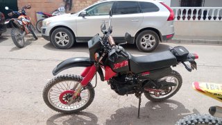 Yamaha XT 350 Enduro Negra/Roja