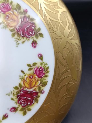 Sopera de Porcelana Alemana Dorada