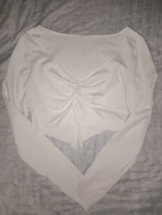 Camiseta manga larga nudo delantero