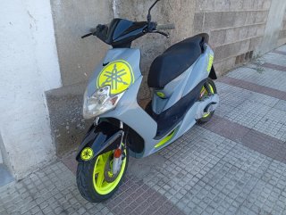 Moto Scooter Yamaha  yorg R  ( no ofertas asubdas)