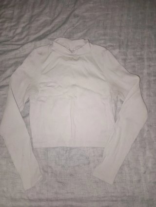 Camiseta blanca manga larga cuello alto