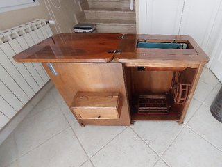 MAQUINA DE COSER ANTIGUA