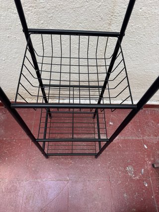 Estantería de acero negra para baño
