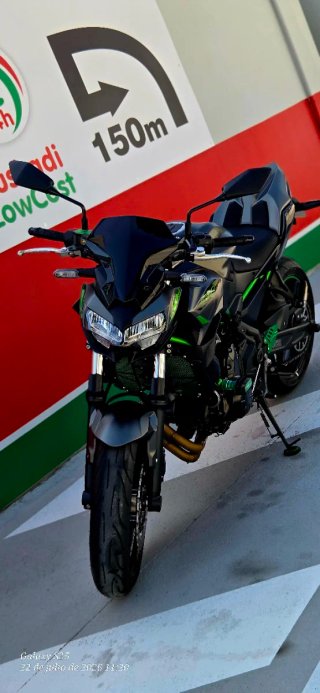 Kawasaki Z650 Negra y Verde,pedirme mas fotos
