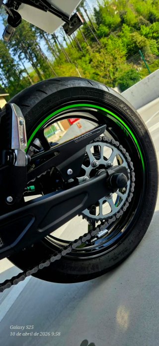 Kawasaki Z650 Negra y Verde,pedirme mas fotos