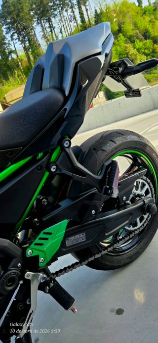 Kawasaki Z650 Negra y Verde,pedirme mas fotos