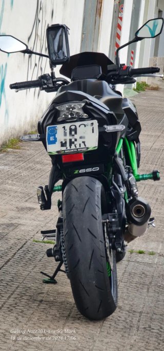 Kawasaki Z650 Negra y Verde,pedirme mas fotos