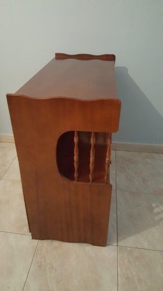 Mesa de madera con 2 cajones