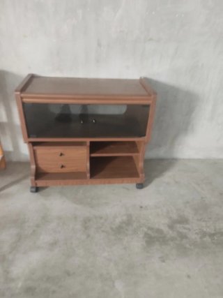 Mesita de noche de madera